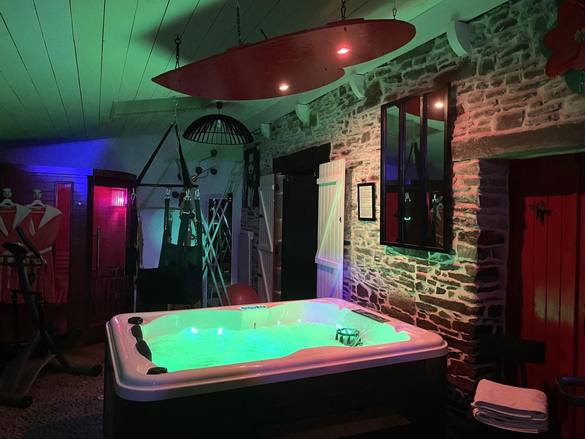 Love Room Donjon Dol In Love Bdsm Dol-de-Bretagne Exterior foto